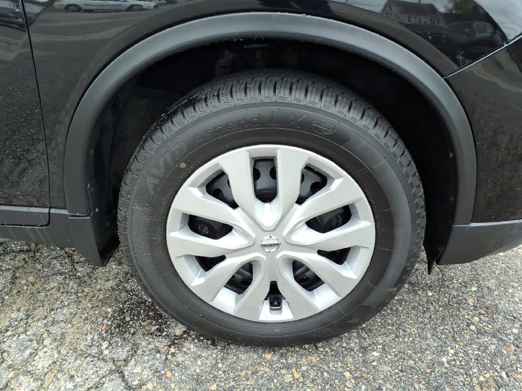 Used 2018 Nissan Rogue S AWD/4WD image 11