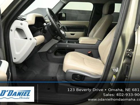 Used 2020 Land Rover Defender 110 HSE AWD/4WD image 25