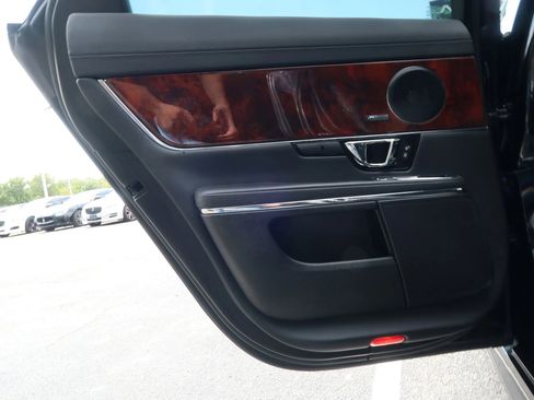 Used 2017 Jaguar XJ R-Sport image 48