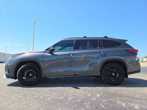 Used 2023 Toyota Highlander XSE FWD image 20