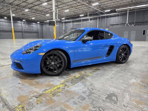 Used 2023 Porsche 718 Cayman w/ Premium Package RWD image 1