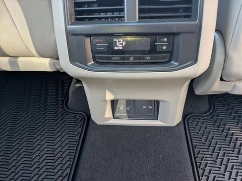 Used 2023 Volkswagen Atlas SE w/ Panoramic Sunroof Package FWD image 14