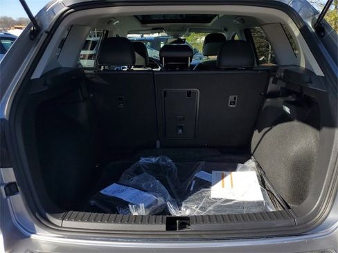 New 2026 Volkswagen Taos SE image 8