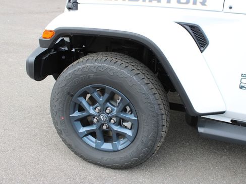 New 2026 Jeep Gladiator Sport AWD/4WD image 14