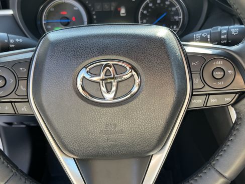 Certified 2023 Toyota Venza XLE AWD/4WD image 18