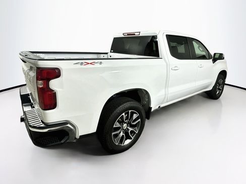 Used 2023 Chevrolet Silverado 1500 LT AWD/4WD image 9