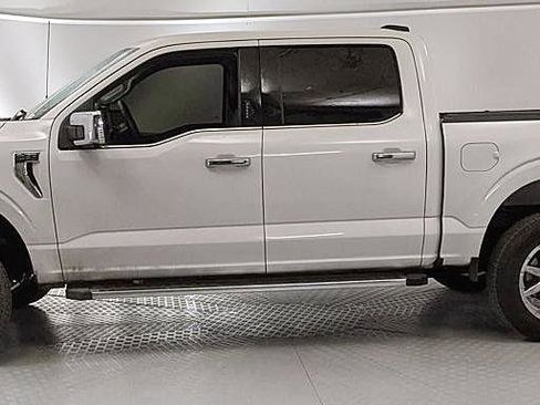 Used 2023 Ford F150 Lariat w/ Trailer Tow Package image 5