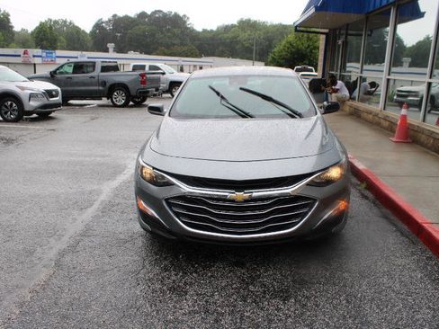 Used 2023 Chevrolet Malibu LS FWD image 2