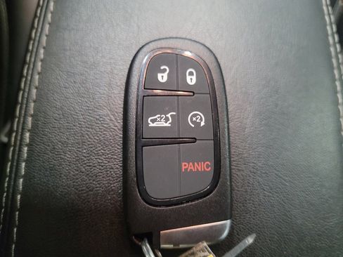 Used 2019 Jeep Cherokee Limited AWD/4WD image 32