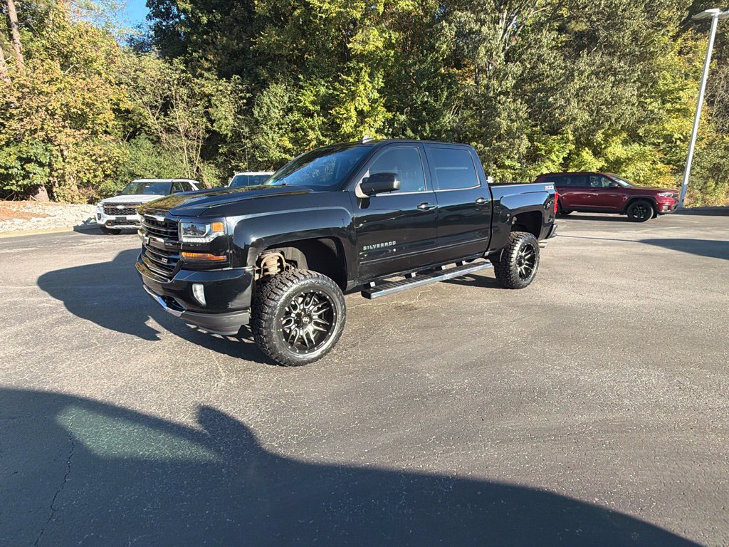 Used 2017 Chevrolet Silverado 1500 LT w/ True North Edition AWD/4WD image 7