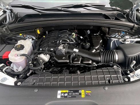 Used 2025 Jeep Grand Cherokee Summit AWD/4WD image 9