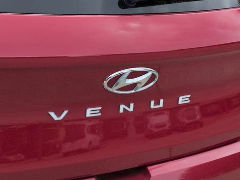 Used 2020 Hyundai Venue SEL FWD image 6