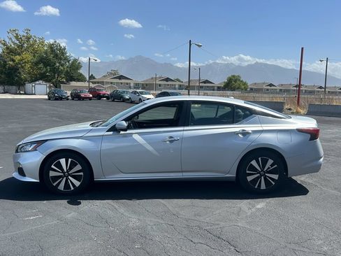 Used 2021 Nissan Altima 2.5 SV FWD image 7