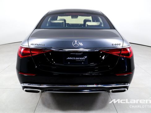 Used 2023 Mercedes-Benz Maybach S 680 4MATIC w/ Manufaktur Leather Package image 7