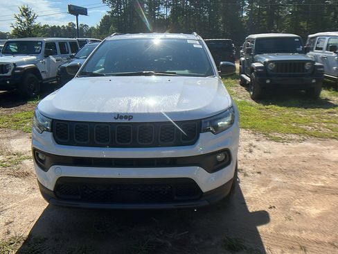 New 2025 Jeep Compass Latitude w/ Altitude Special Edition image 3