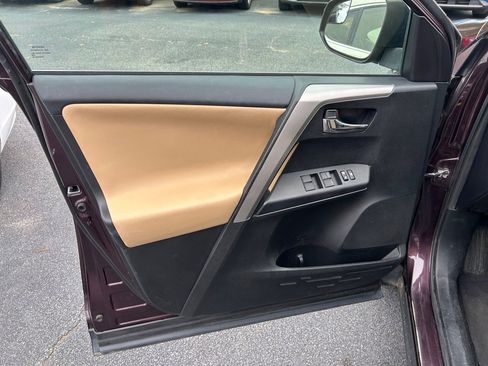 Used 2017 Toyota RAV4 XLE image 12