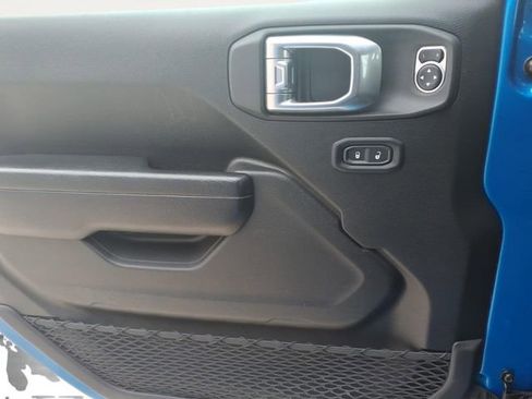 Used 2024 Jeep Wrangler Rubicon image 18