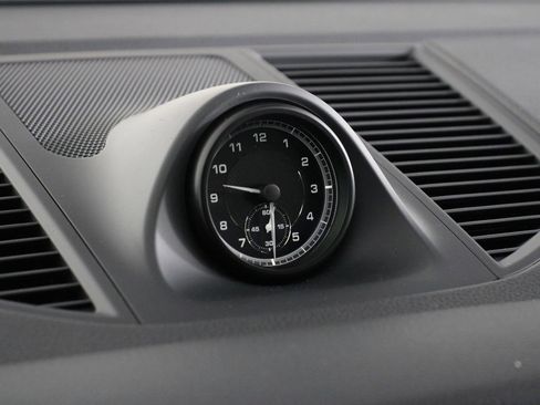 New 2026 Porsche Macan image 16