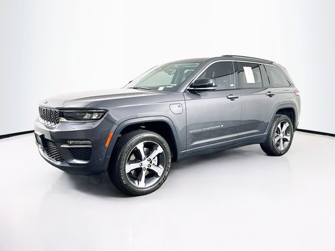 Used 2023 Jeep Grand Cherokee 4WD 4xe w/ Luxury Tech Group II image 3
