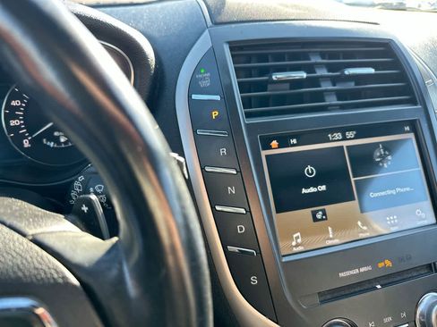 Used 2017 Lincoln MKC Select w/ Lincoln MKC Climate Package image 33