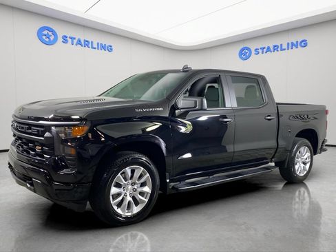Used 2023 Chevrolet Silverado 1500 Custom RWD image 2