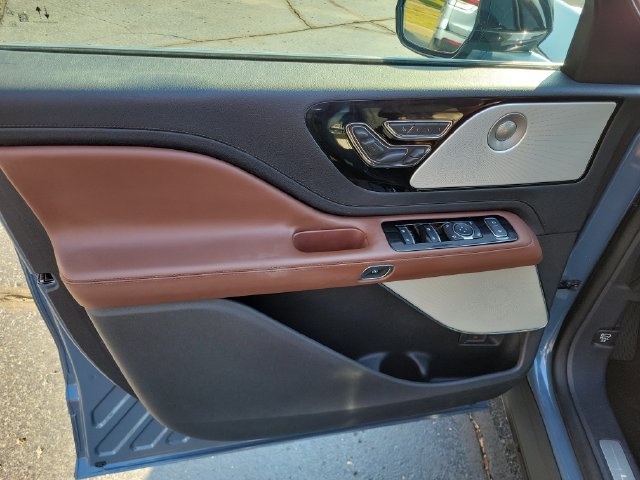 Used 2025 Lincoln Aviator Reserve w/ Equipment Group 201A AWD/4WD image 8
