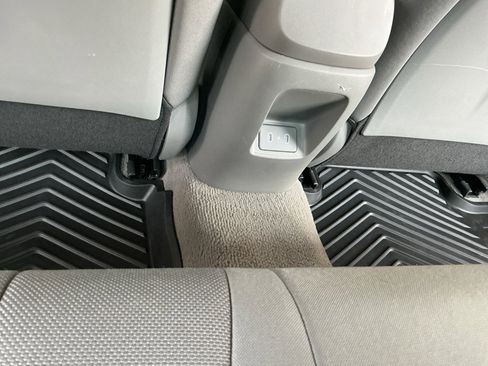 Certified 2025 Hyundai Elantra SE image 12