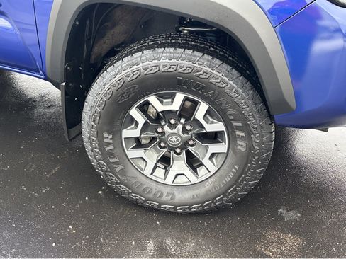 Used 2023 Toyota Tacoma TRD Off-Road image 14