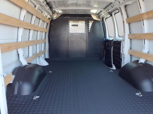 Used 2024 GMC Savana 2500 w/ Driver Convenience Package RWD image 10