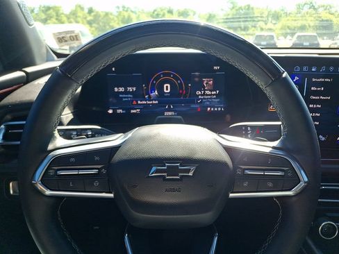 Used 2024 Chevrolet Traverse Z71 w/ Enhanced Driving Package AWD/4WD image 19