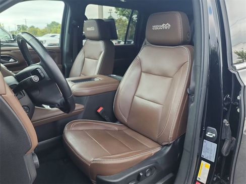 Used 2021 Chevrolet Suburban High Country w/ Premium Package image 21