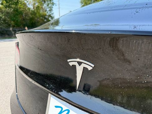 Used 2023 Tesla Model 3 Standard Range image 12