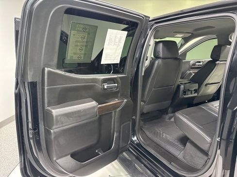 Used 2021 Chevrolet Silverado 1500 LT Trail Boss w/ Convenience Package II image 17