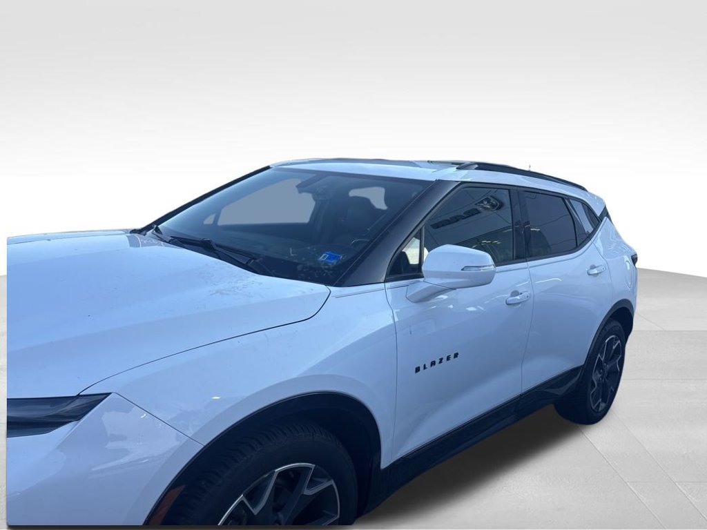 Used 2019 Chevrolet Blazer RS FWD image 2