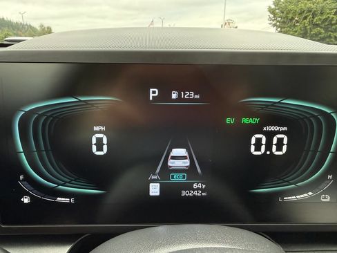 Certified 2024 Kia Niro LX FWD image 26