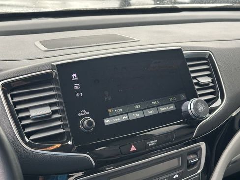 Used 2022 Honda Pilot Touring image 8