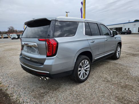 Used 2024 GMC Yukon Denali w/ Advanced Technology Package image 9