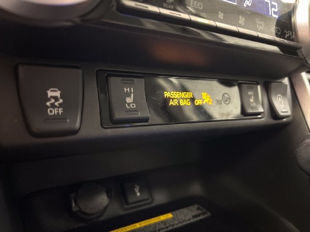 Used 2021 Toyota RAV4 XLE Premium AWD/4WD image 30