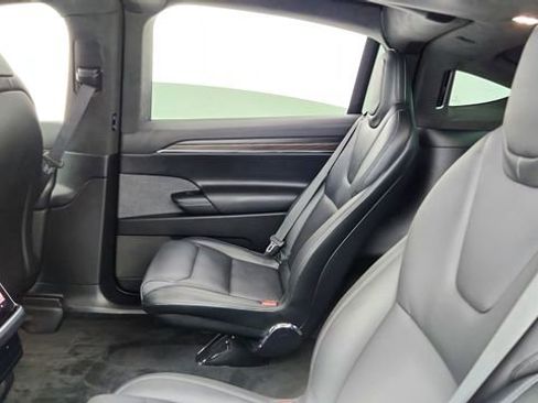 Used 2022 Tesla Model X image 31