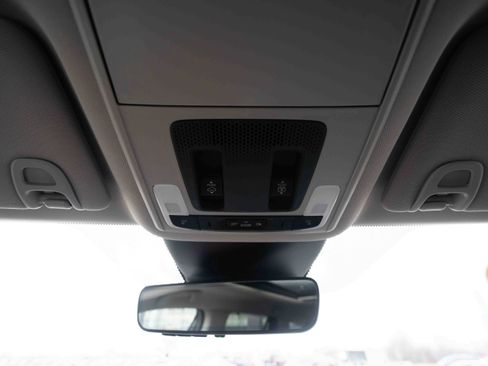 Used 2024 Honda Pilot Touring image 18