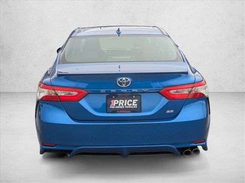 Used 2020 Toyota Camry SE FWD image 6