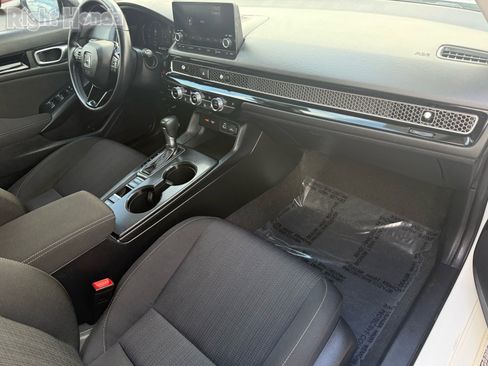 Certified 2024 Honda Civic EX image 29