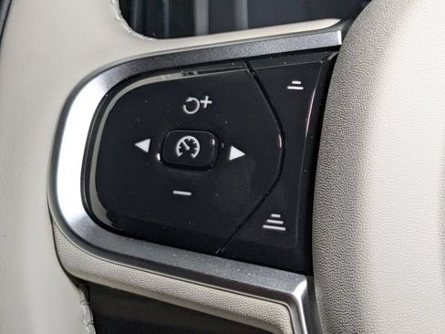New 2025 Volvo XC60 B5 Ultra w/ Protection Package Premier AWD/4WD image 18