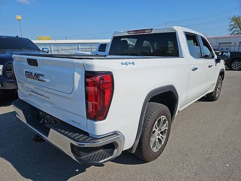 Used 2024 GMC Sierra 1500 SLT image 3