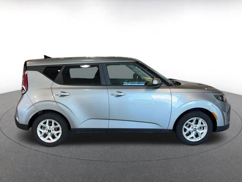 Used 2025 Kia Soul LX w/ LX Technology Package image 16