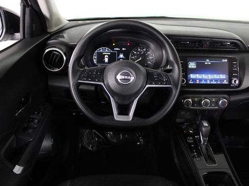 Certified 2023 Nissan Kicks SV image 6