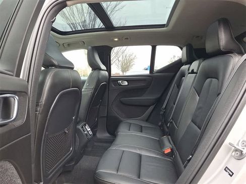 Used 2023 Volvo XC40 B5 Ultimate w/ Protection Package Premier image 20