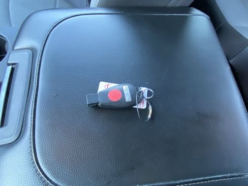 Used 2024 RAM 1500 Classic SLT image 27