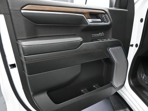 Used 2024 Chevrolet Silverado 1500 High Country image 16