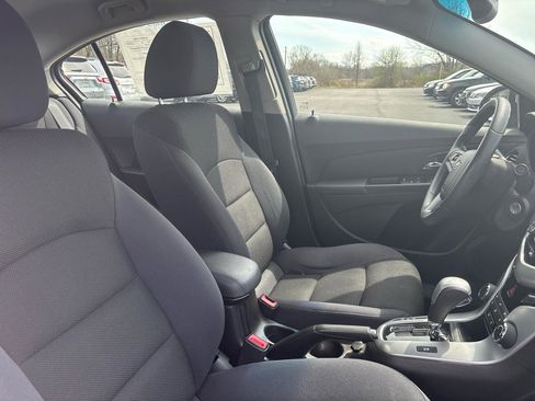 Used 2015 Chevrolet Cruze LT image 19